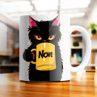 mug chat drôle Les Bois dAurore tasse blanche avec illustration chat noir tenant tasse jaune Non