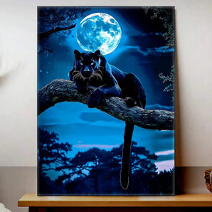 tableau panthère noire Les Bois d Aurore panthère posée sur une branche sous une pleine lune bleu nuit